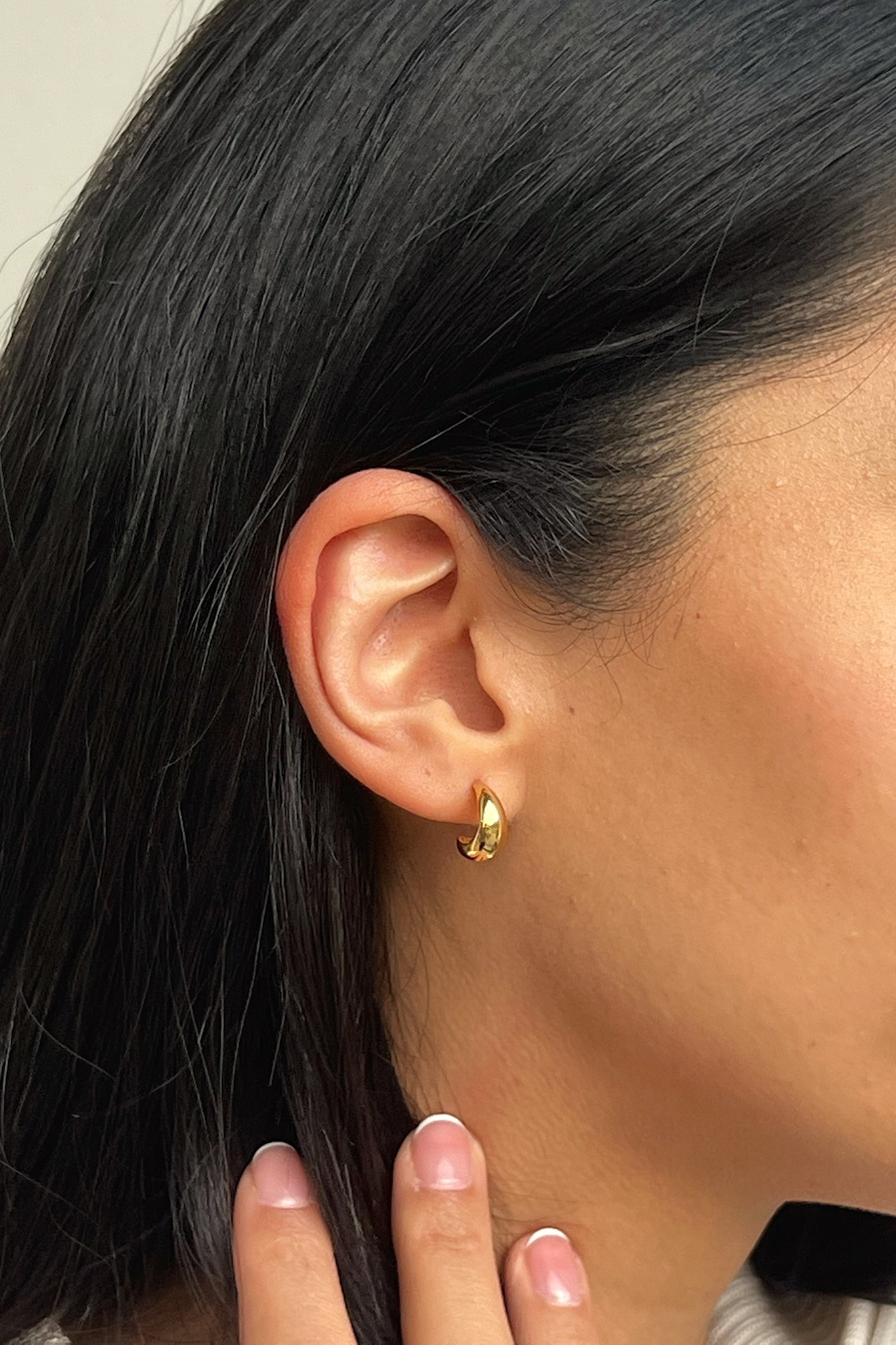 ESSENCE WHSIPER HUGGIES