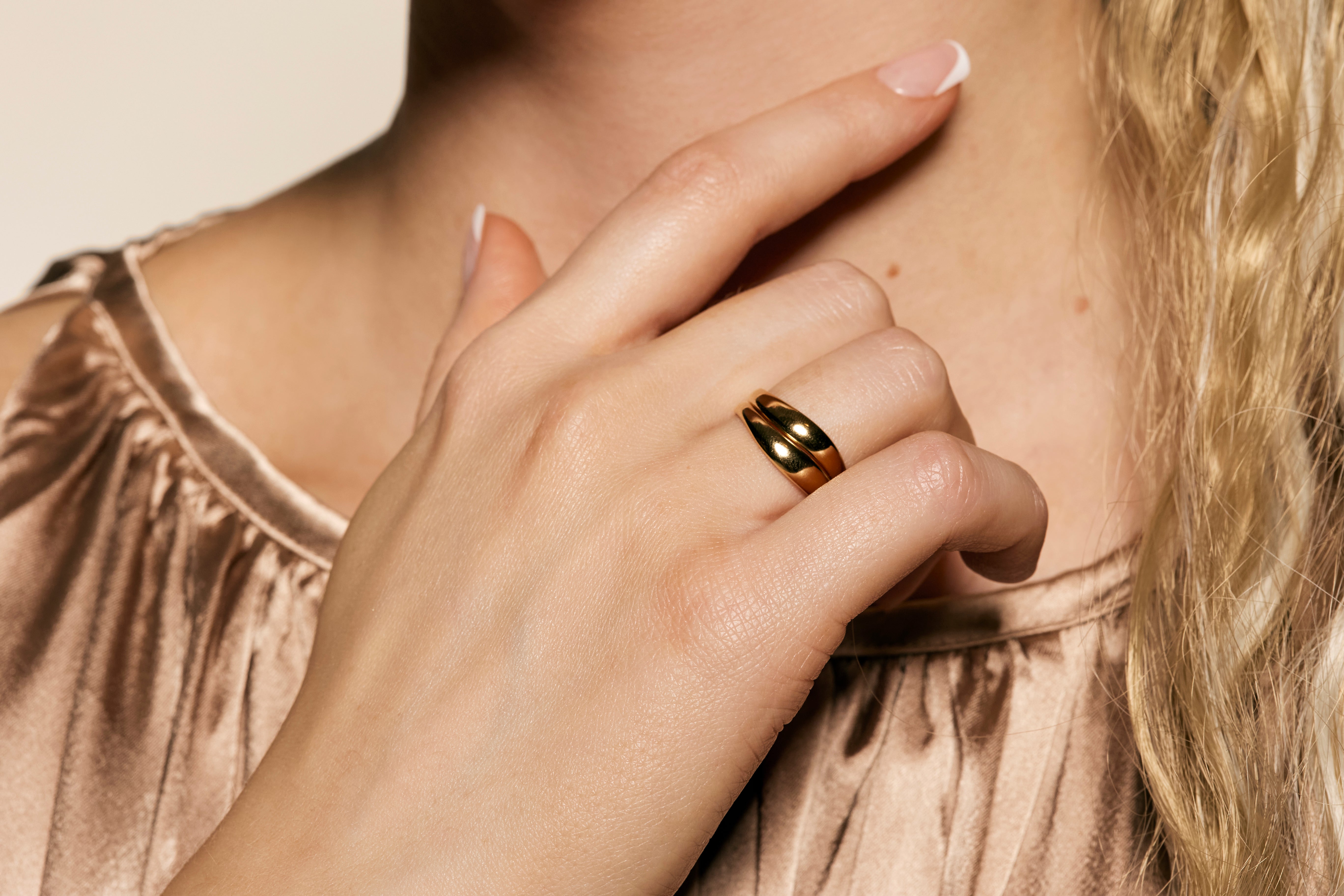 ESSENCE FLOW RING