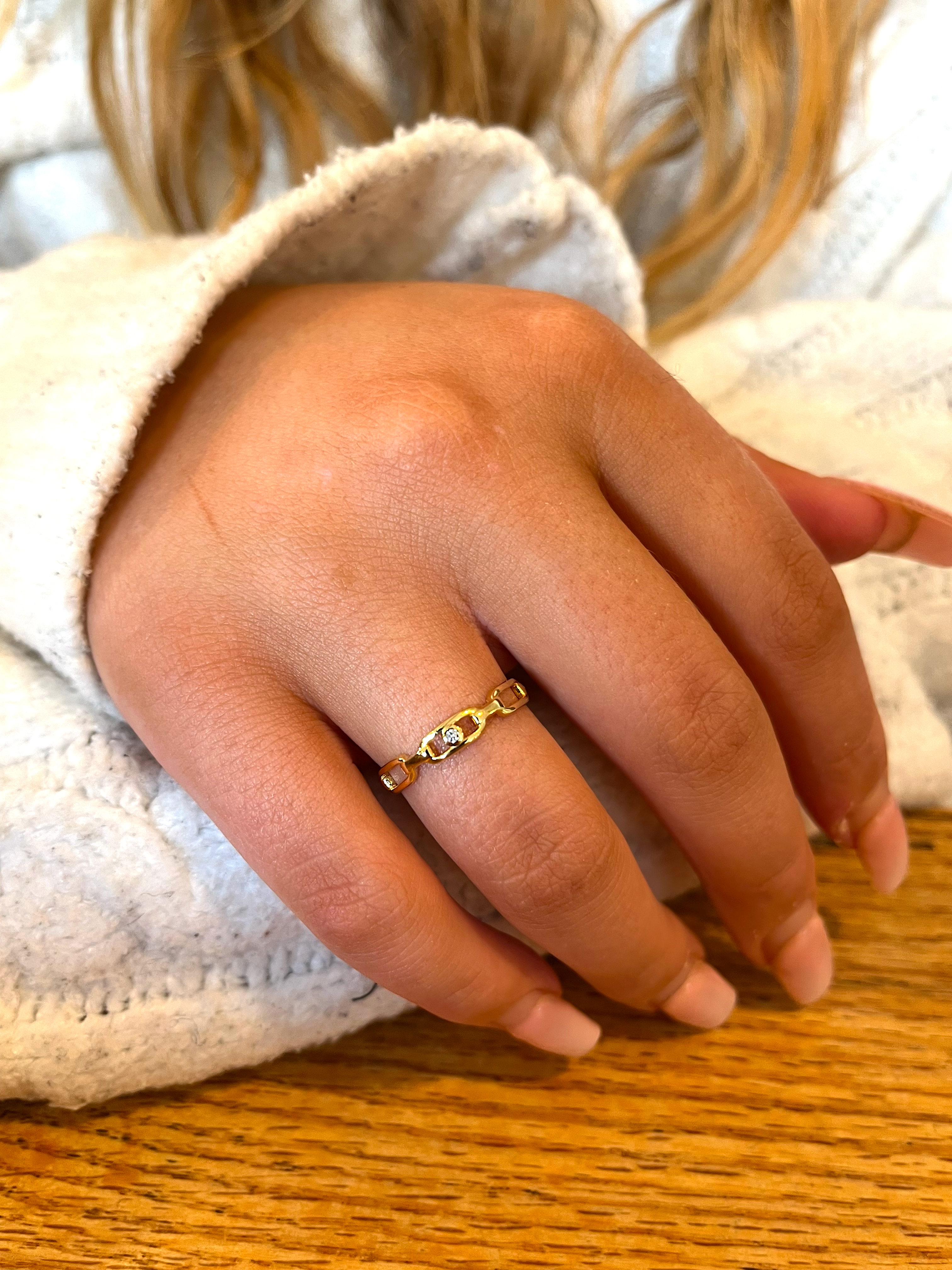 ESSENCE UNITY RING