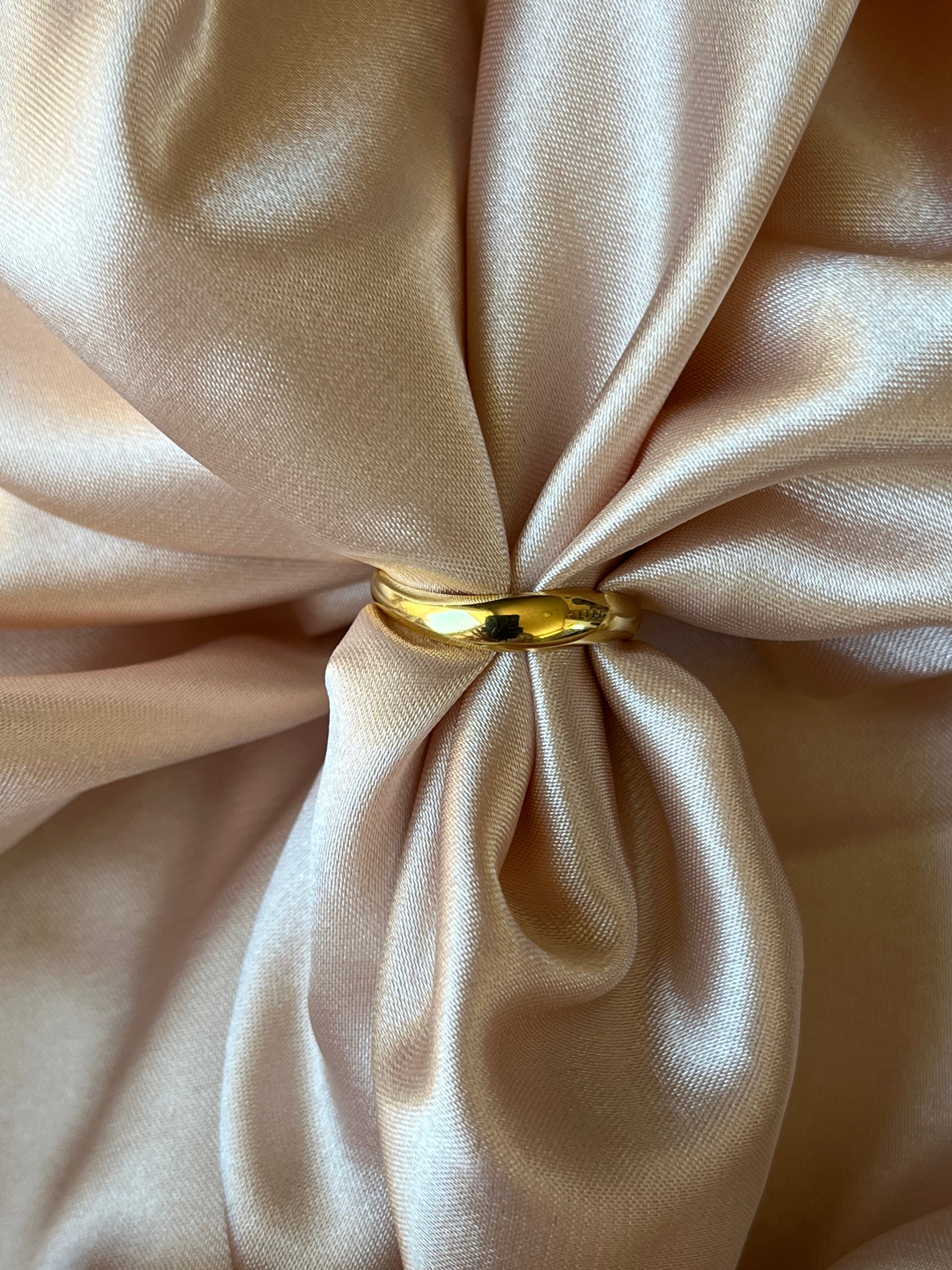 ESSENCE FLOW RING