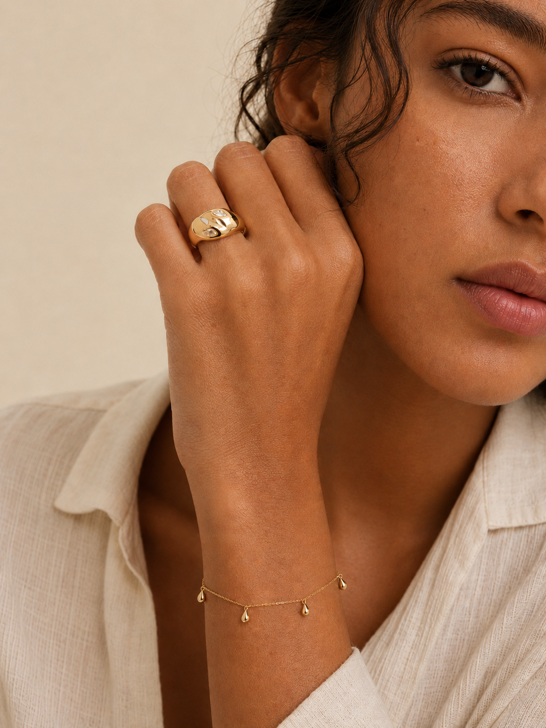ESSENCE SIGNET RING
